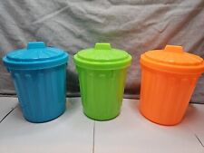 Conjunto de 3 latas de lixo de mesa multicoloridas em miniatura, 6"" de altura/5"" de diâmetro, usado comprar usado  Enviando para Brazil