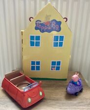 Casa Peppa Pig con muebles, auto y dinosaurio George on segunda mano  Embacar hacia Mexico