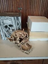 Crânio de vampiro vintage pintado à mão assustador resina assustador em perfeito estado na caixa, usado comprar usado  Enviando para Brazil