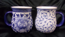 Usado, [2] Canecas orientais florais azul/branco pintadas à mão bolha de porcelana 4,25" Tailândia comprar usado  Enviando para Brazil