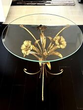 De colección | Mesa lateral de flores doradas italianas de metal dorado | Hollywood Regency Art Deco segunda mano  Embacar hacia Argentina