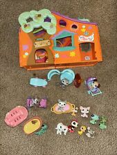 Lote de 13 mascotas y accesorios Littlest Pet Shop Tree House 2007 segunda mano  Embacar hacia Argentina