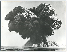 Explosion atomique britannique d'occasion  Pagny-sur-Moselle