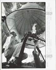 1985 Foto de prensa David Booth y Barry Rowards inflan su globo para una carrera en seco segunda mano  Embacar hacia Mexico