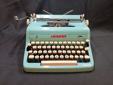 Máquina de escribir vintage Royal Quiet De Luxe de lujo azulada con estuche EXCELENTE  segunda mano  Embacar hacia Argentina