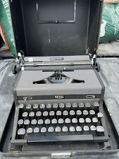 Vintage 1930’s-40’s Royal Quiet Deluxe Manual Typewriter in Case for sale  Shipping to South Africa