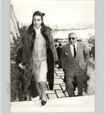 Magnata grego ARISTÓTELES ONASSIS com filha CHRISTINA 1960s foto de imprensa, usado comprar usado  Enviando para Brazil