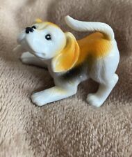Vintage Beagle Cachorro Mini Figura Estatueta Filhote Brincalhão Agachado Branco Bronzeado, usado comprar usado  Enviando para Brazil