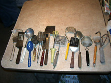 Lote de utensilios de cocina vintage algunos con mango de madera segunda mano  Embacar hacia Mexico