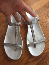 Andiamo Silver Sandals Size 8.5 comfort embellished myynnissä  Leverans till Finland