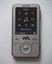 Sony Walkman NWZ-E435F (2GB) MP3 reproductor multimedia digital Plateada. funciona muy bien. segunda mano  Embacar hacia Argentina