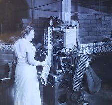 Fazendo flocos de milho crocantes Miller's, fábrica, corrediça de vidro lanterna mágica c1930 comprar usado  Enviando para Brazil