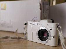 Nikon 1 V 1  Mirrorless digital Camera body White, 1080p **2563 shuttercount** comprar usado  Enviando para Brazil