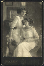 GÊMEAS, meninas bonitas com cabelo incrível, cartão de armário antigo, Budapeste, década de 1890’s comprar usado  Enviando para Brazil