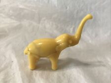 Estatueta de animal miniatura vintage de elefante amarelo de vidro artístico dos anos 1950 comprar usado  Enviando para Brazil