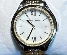 MK-7084 Michael Kors relógio de dois tons pérola 36mm estojo, lindo, FUNCIONA MUITO BEM! comprar usado  Enviando para Brazil