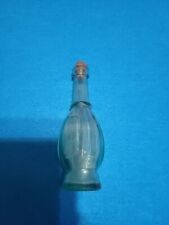 "Botella de boticario vintage ovalada de vidrio acanalado azul con corcho de 5", usado segunda mano  Embacar hacia Argentina