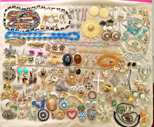 Lot vintage jewelry for sale  Gainesville