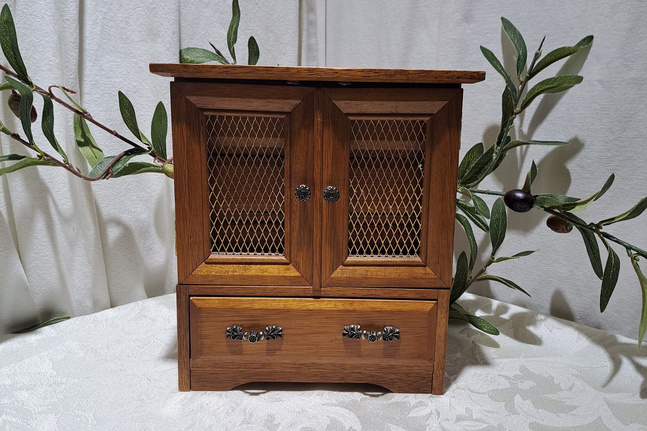 Vintage hutch cabinet for sale  