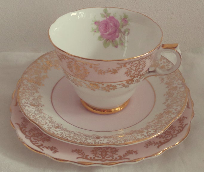 Pretty vintage pink for sale  