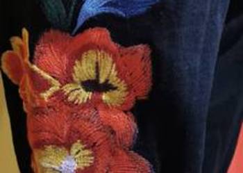 Spodnie jeansy hafty kwiaty wyższy stan na sprzedaż  Zgorzelec