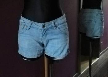 Jasne krótkie spodenki jeansowe szorty z kieszeniami roz 27 na sprzedaż  Krosno
