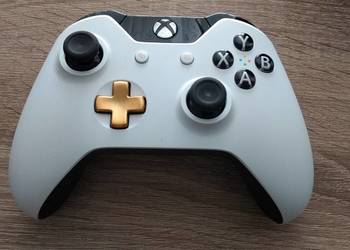 Używany, Limitowany Pad Xbox One Lunar White 1697 do One S, One X na sprzedaż  Szczecin