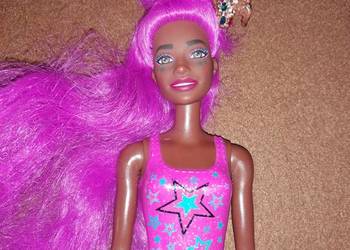 Używany, Lalka Barbie murzynka z różowymi włosami.Oryginalna. na sprzedaż  Łódź
