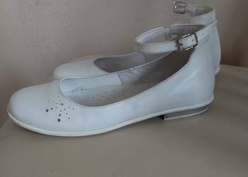 Czółenka Emel buty - Białe pantofle r 35, skóra na sprzedaż  Częstochowa