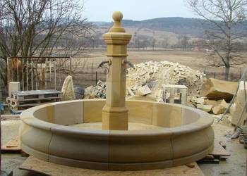 Oryginalna i stylowa fontanna z piaskowca, naturalny kamień na sprzedaż  Kamienna Góra