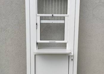 drzwi z oknem i parapetem do kuchni stołówki jadalni baru, używany na sprzedaż  Lubań