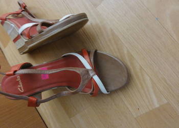 Sliczne sandaly firmy Clarks nowe na sprzedaż  Goleniów