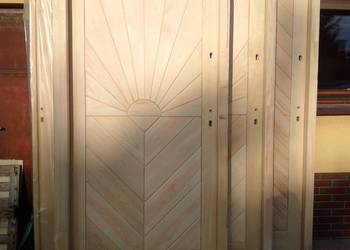 Używany, goralskie ocieplone drzwi drewniane sosnowe na sprzedaż  Zakopane