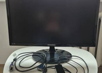 Używany, Monitor Samsung BX2231 21'' 21,5'' + komplet kabli na sprzedaż  Tarnów