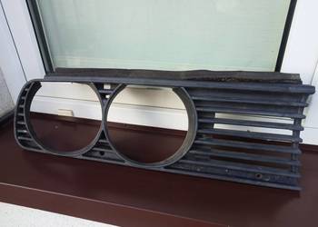 BMW E30 grill atrapa przednia okular prawy pasażera oryginał na sprzedaż  Sieradz