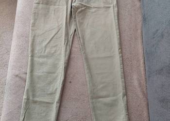 Spodnie chłopięce materiałowe Reserved na 134 cm na sprzedaż  Ostrowiec Świętokrzyski