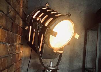 Lampa Loft podłogowa reflektor filmowy lata 60 na statywie, używany na sprzedaż  Poznań