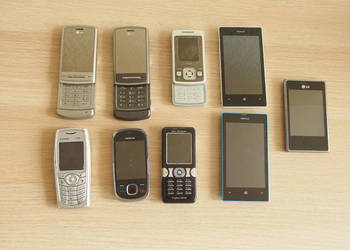 9 sztuk: stare retro telefony GSM na sprzedaż  Mikołów