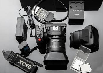 Kamera Canon XC10 plus 2 karty AV Pro CFast  160 gb na sprzedaż  Świętochłowice