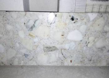 Parapet wewnętrzny z konglomeratu marmurowego, woj.świętokrz na sprzedaż  Łopuszno
