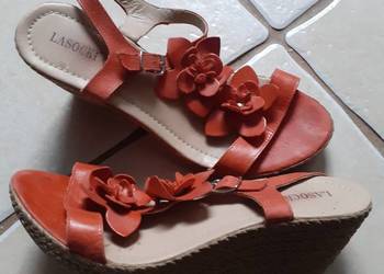 Używany, sandały na koturnie skórzane 37 czerwone na sprzedaż  Gdańsk