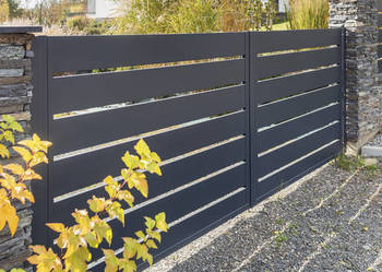 Używany, XCEL | Ogrodzenia aluminiowe | Spiek | Beton | Drewno na sprzedaż  Szczecin