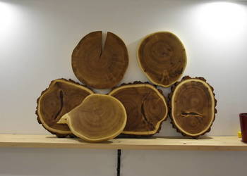 Plaster drewna, taca ozdobna (akacja, dąb),deska do potraw, używany na sprzedaż  Skawina