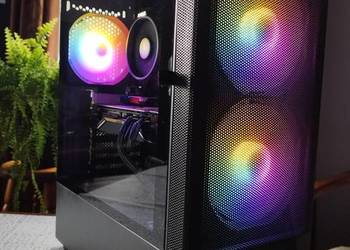 Używany, Komputer Gamingowy R5 2600/RX5700XT 8GB OC/16 RAM/SSD 500GB/RGB na sprzedaż  Bóbrka