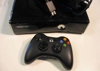 Konsola Microsoft Xbox 360 Slim 250 GB, używany na sprzedaż  Opole