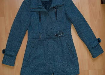 Używany, Krótki płaszcz, kurtka damska w jodełkę firmy BERSHKA na sprzedaż  Sosnowiec