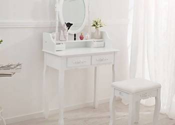 Toaletka kosmetyczna z tapicerowanym taboretem I lustrem na sprzedaż  Serock