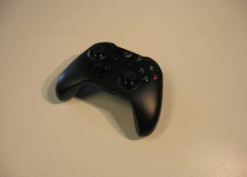 Używany, Pad Xbox One - Sklep na sprzedaż  Opole