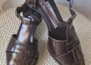 Używany, Buty damskie marki Pollini wizytowe nowe skóra natur.brązowa obcas vintage na sprzedaż  Lublin