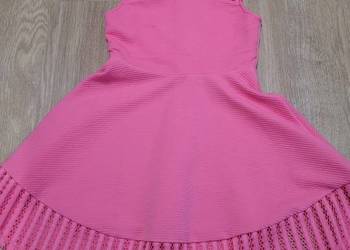 Używany, Różowa sukienka ażur dziewczynka 7-8 lat na sprzedaż  Tuchów